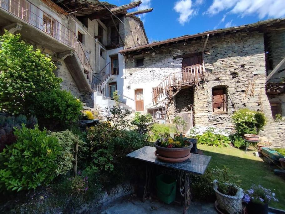 Hameau Gubioche, Casa Vacanze Chambave Esterno foto